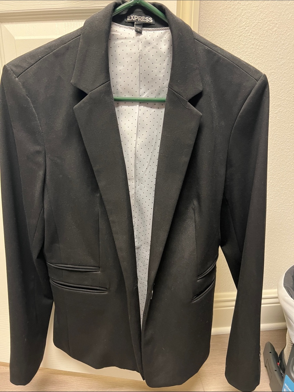 Express Women’s Black Tailored Blazer